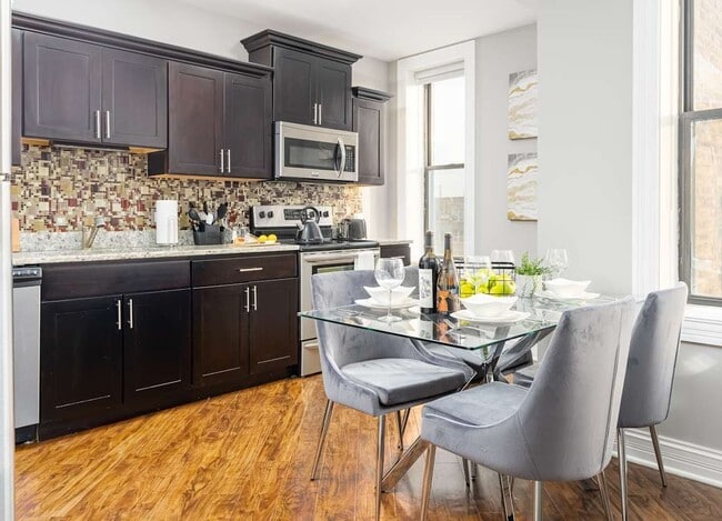 5000 N Sheridan Rd, Unit 216