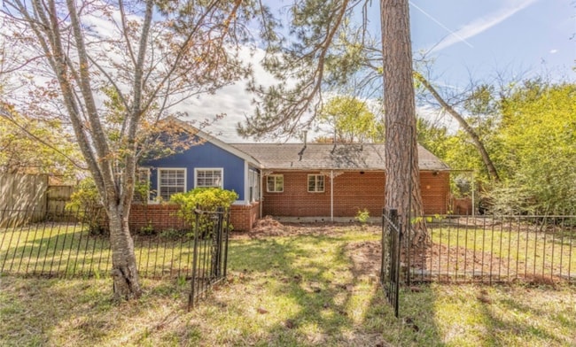 property at 2727 Pelzer Ave