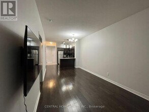 2885 Bayview Ave in Toronto, ON - Building Photo - Building Photo