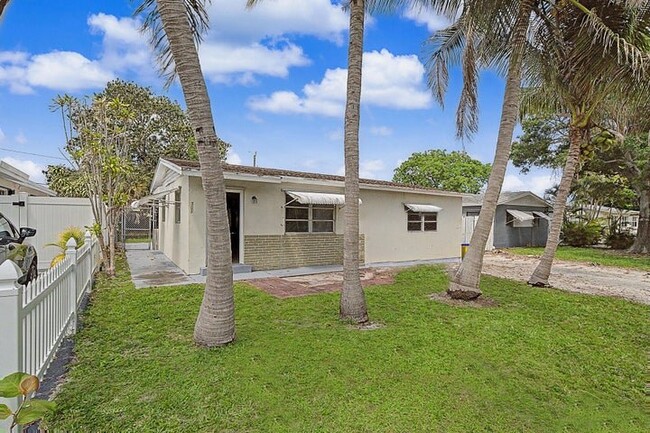 301 SE 21st Ave in Boynton Beach, FL - Building Photo - Building Photo