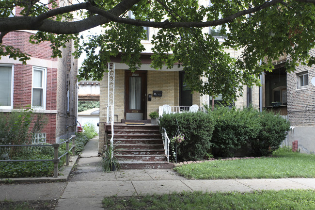 2206 W Eastwood in Chicago, IL - Foto de edificio - Building Photo