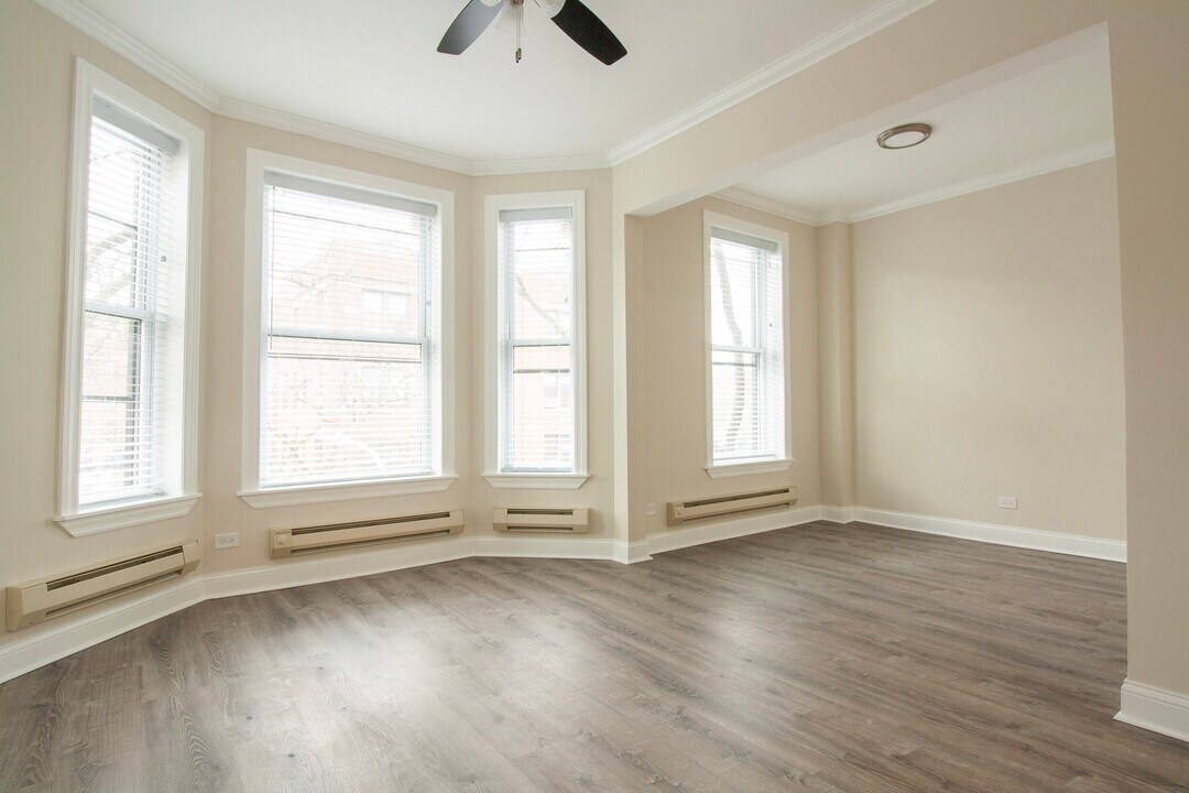 2905 N Mildred Ave in Chicago, IL - Foto de edificio