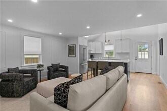 34 E Bowery St in Newport, RI - Building Photo - Building Photo