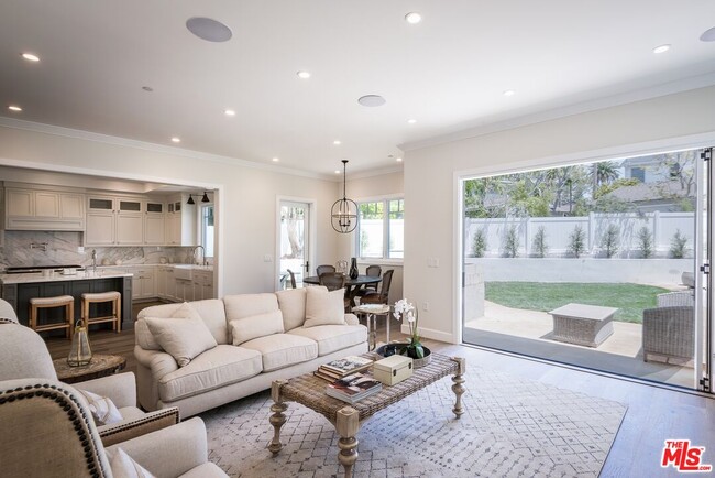 property at 530 Arbramar Ave