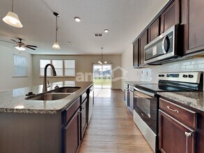 8547 Highfield Ave in Jacksonville, FL - Foto de edificio - Building Photo