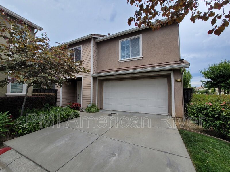 8491 Crystal Walk Cir in Elk Grove, CA - Building Photo