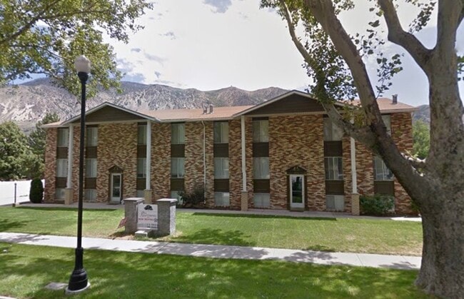 property at 734 N Main St