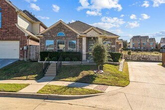 2300 Janna Way in Carrollton, TX - Foto de edificio - Building Photo