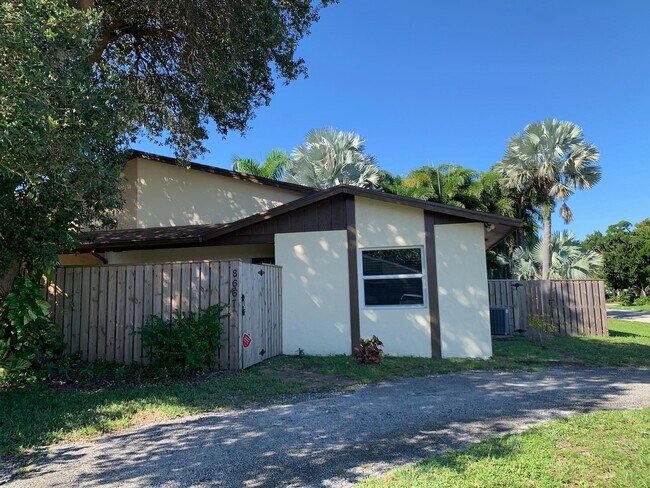 8667 Uranus Terrace in West Palm Beach, FL - Building Photo - Building Photo