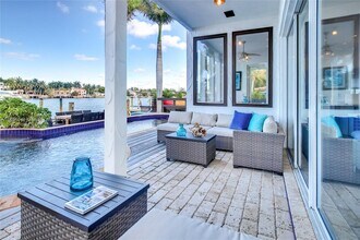 257 N Coconut Ln in Miami Beach, FL - Foto de edificio - Building Photo