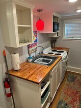 1107 13th St-Unit -4 in Galveston, TX - Building Photo - Building Photo