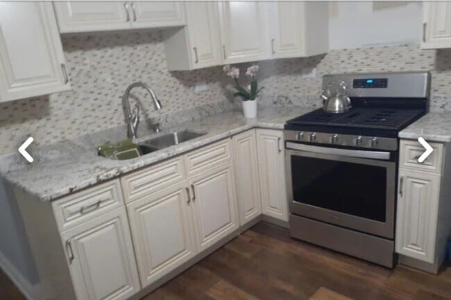 4209 W Kamerling Ave in Chicago, IL - Building Photo - Building Photo