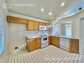 2334 E Goshen Ave in Fresno, CA - Building Photo - Building Photo