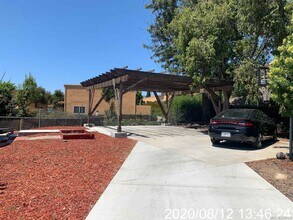 3136 Natchez Ave in San Diego, CA - Building Photo - Building Photo