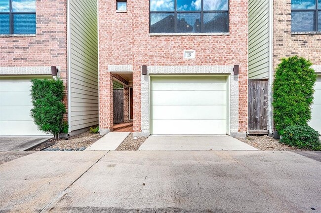 650 Westcross St in Houston, TX - Building Photo - Building Photo