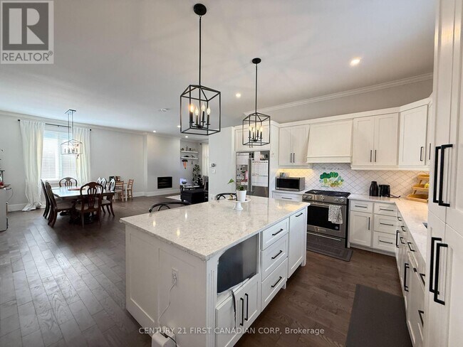 413 Ambleside Dr in London, ON - Building Photo - Building Photo