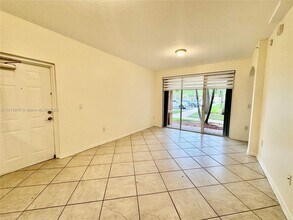 6520 NW 114th Ave in Doral, FL - Building Photo - Building Photo