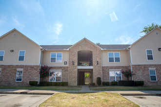 Rock Creek Apartments in Fort Smith, AR - Building Photo - Building Photo