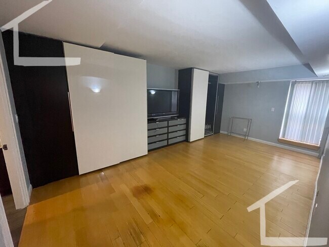 57 Broadlawn Park, Unit 16 in Boston, MA - Building Photo - Building Photo