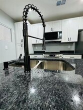 521 Granade Dr in Forest Park, GA - Building Photo - Building Photo