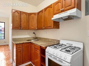 270 E 78th St in New York, NY - Building Photo - Building Photo