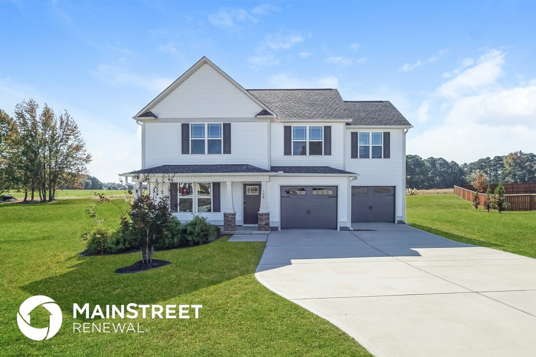124 Agriculture St in Benson, NC - Building Photo