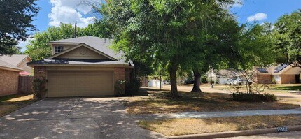 15902 Oak Mountain Dr in Houston, TX - Building Photo - Building Photo