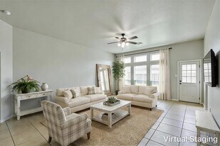 9935 Knob Hollow Way in Conroe, TX - Building Photo