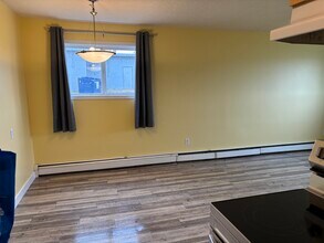 15940 109 Av NW in Edmonton, AB - Building Photo - Building Photo