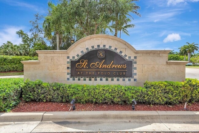 11760 St Andrews Place, Unit 204 in Wellington, FL - Building Photo - Building Photo