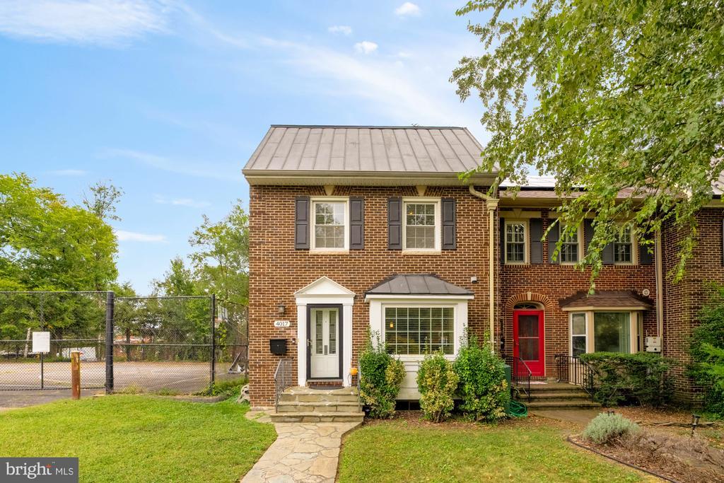 4017 16th St NW in Washington, DC - Building Photo
