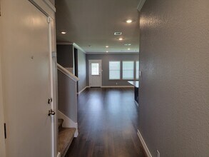 5007 Gully Wy in San Antonio, TX - Building Photo - Building Photo