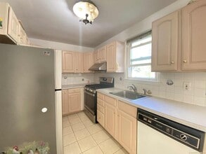 19 Dartmouth Ln in Danbury, CT - Building Photo - Building Photo