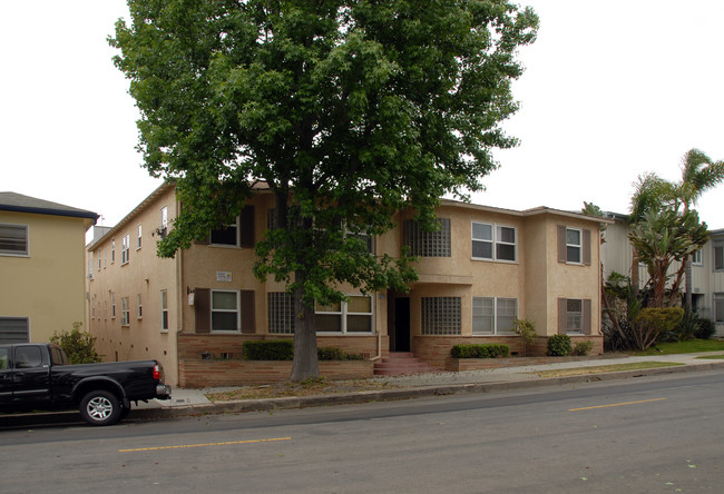 3826 E 1st St in Long Beach, CA - Building Photo - Building Photo