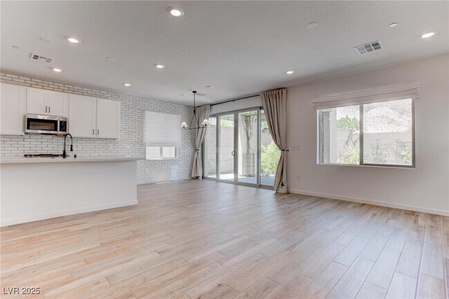 11652 Desert Hollow Avenue in Las Vegas, NV - Building Photo - Building Photo