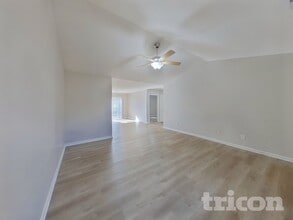 6 Alderwood Ct in Belton, SC - Foto de edificio - Building Photo