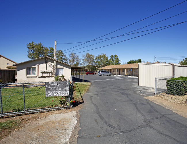 5945 Lemon Hill Ave in Sacramento, CA - Building Photo - Building Photo