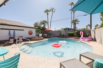 6437 E Oak St in Scottsdale, AZ - Building Photo - Building Photo