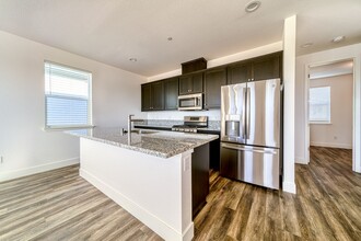 2191 Kenrick Ln in Chico, CA - Building Photo - Building Photo