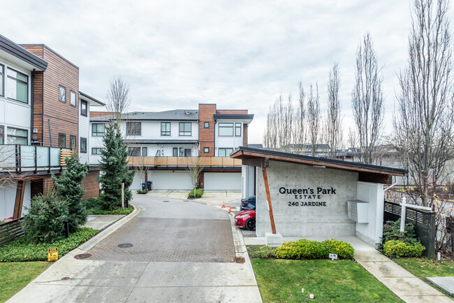 Queens Park Estate in New Westminster, BC - Building Photo - Building Photo