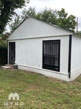 3912 Atlanta St in Dallas, TX - Foto de edificio - Building Photo