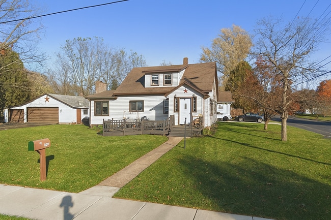 property at 627 E 6th St S