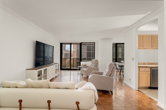 161 W 61st St in New York, NY - Building Photo - Building Photo