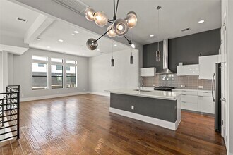 1613 Wheeler Ave in Houston, TX - Building Photo - Building Photo