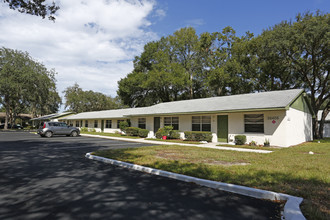 Evergreen Village in Zephyrhills, FL - Building Photo - Building Photo