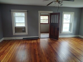 315 Day St in Decorah, IA - Building Photo - Building Photo