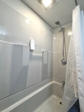 39 S Main St, Unit apt 3 in Millbury, MA - Foto de edificio - Building Photo