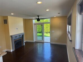 634 Putnam Pike in Smithfield, RI - Building Photo - Building Photo