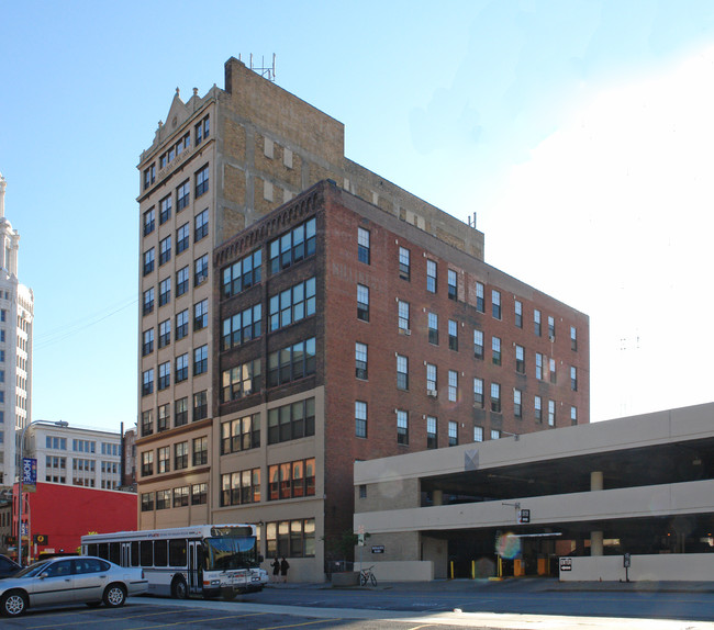 Holling Place Apartments in Buffalo, NY - Building Photo - Building Photo