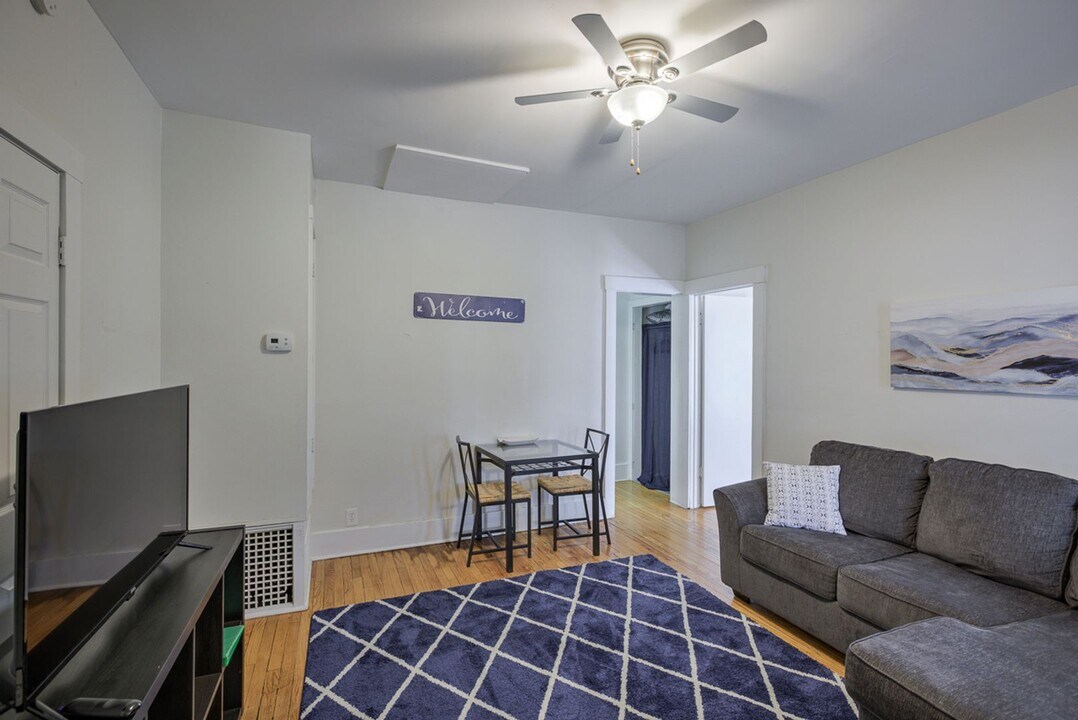 3314 Jackson St, Unit 3314 #1 in Omaha, NE - Building Photo